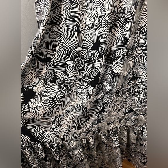 Express Satin Wrap Top Floral Black and White Maxi Dress NWOT - Picture 7 of 7